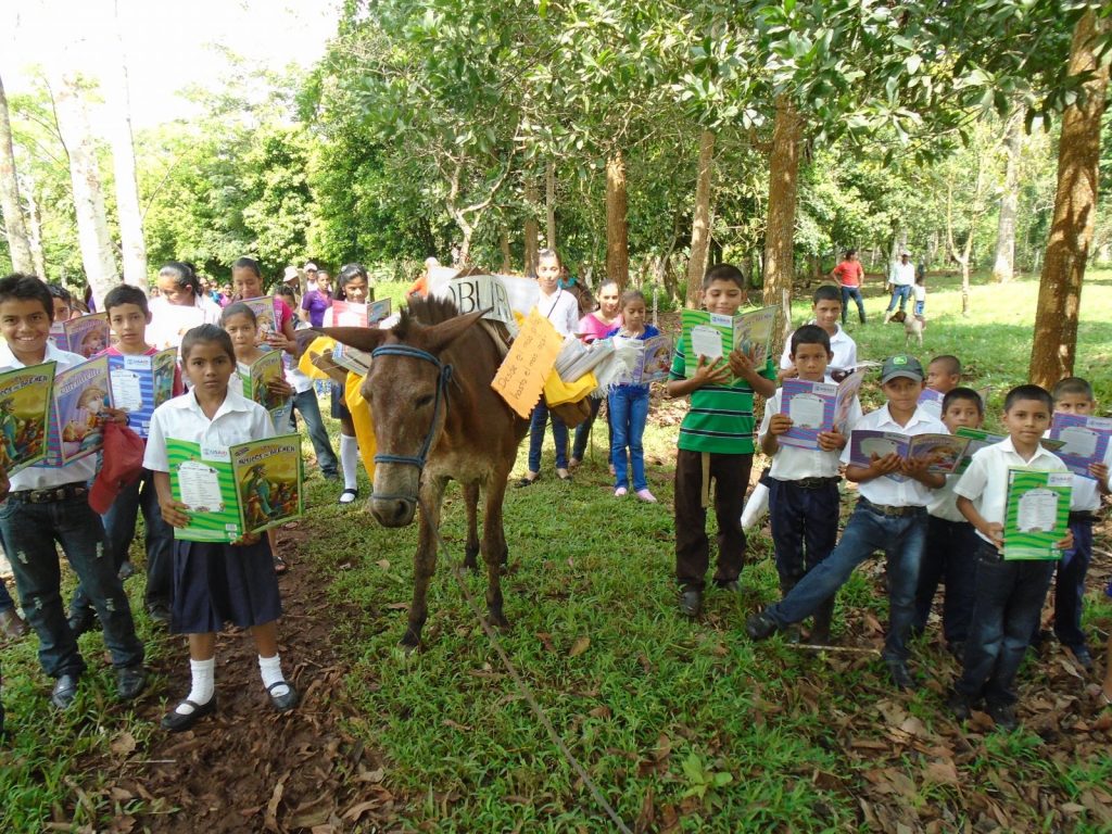 Biblioburro en Comunidad rural El Letrero Nueva Guinea