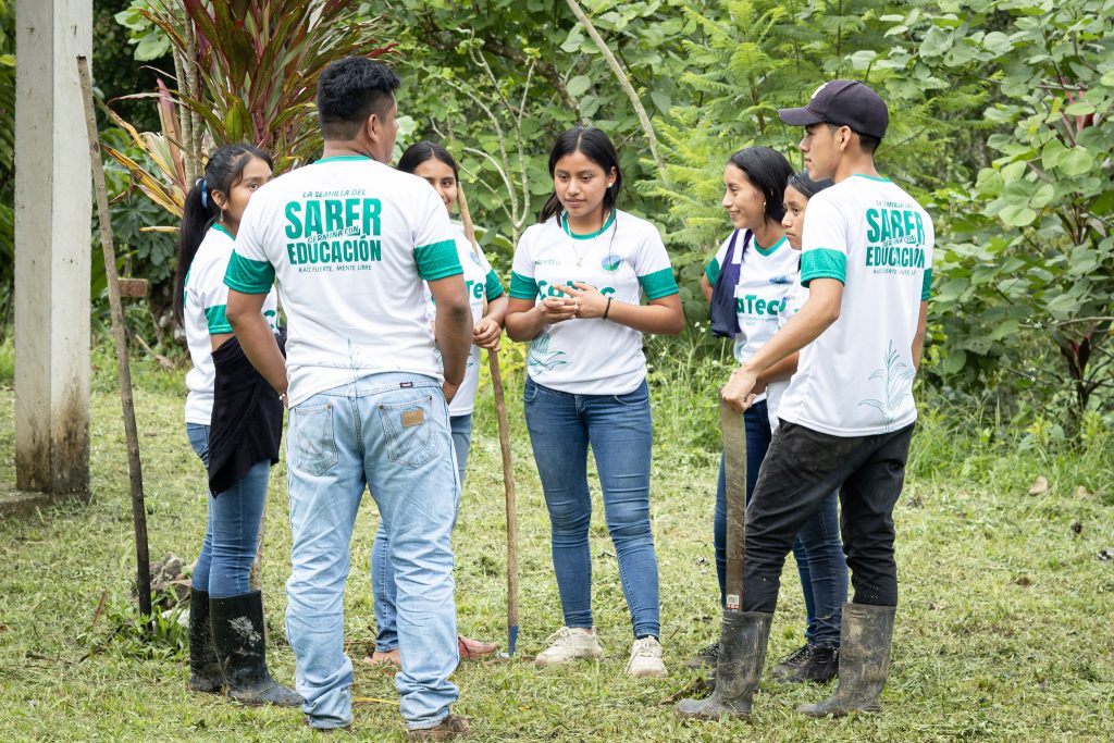 Students in CaTec Ismael and Students CaTec